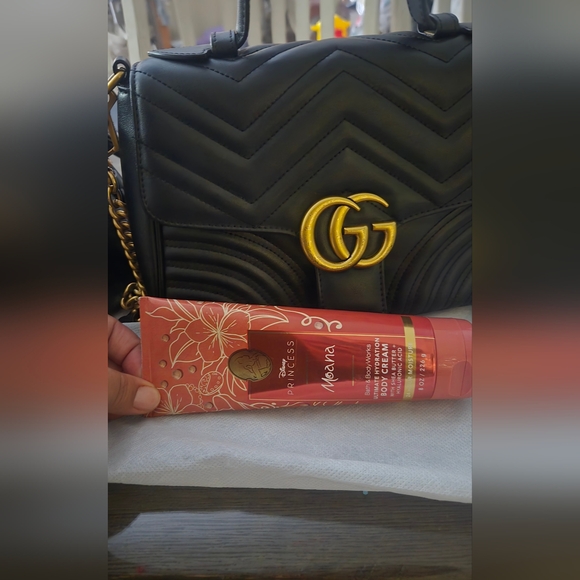 Gucci Marmont Flap Bag with Gold Chain - Picture 11 of 11